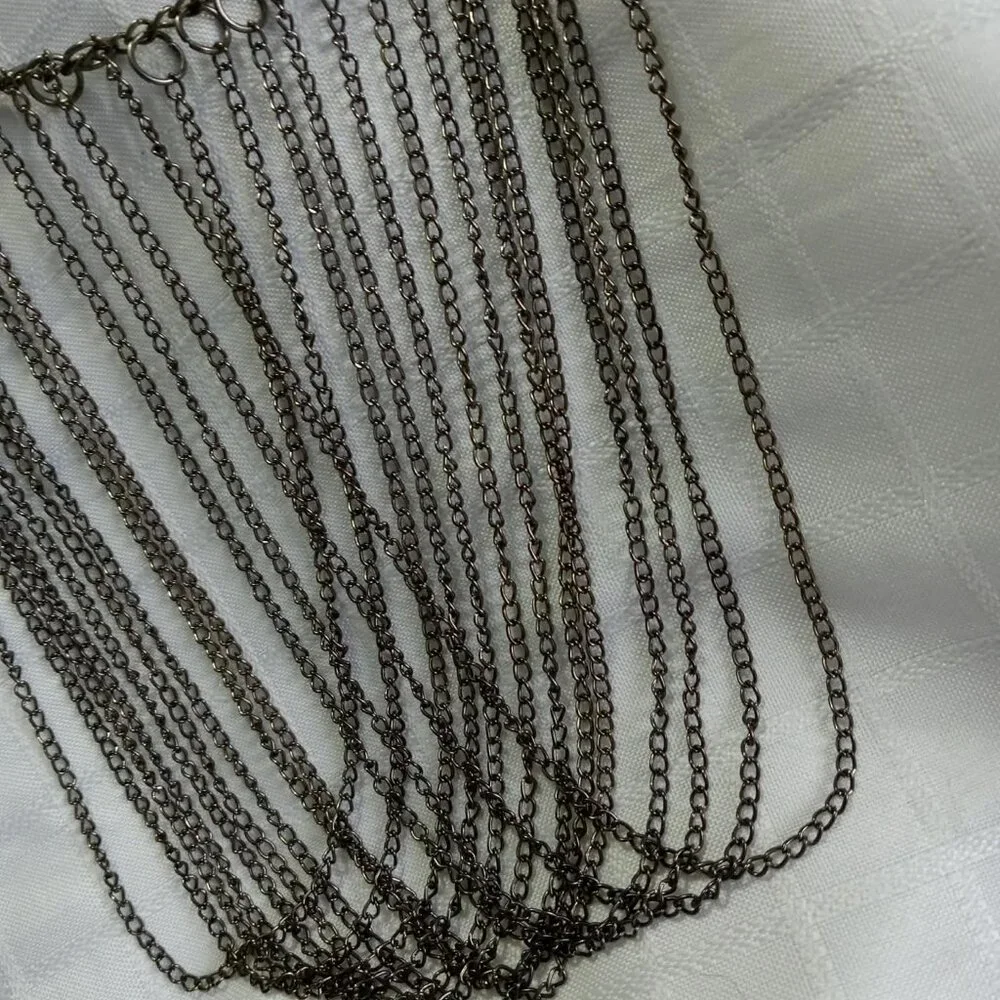 Unique statement necklace made of gunmetal color chain - Picture 4 of 5